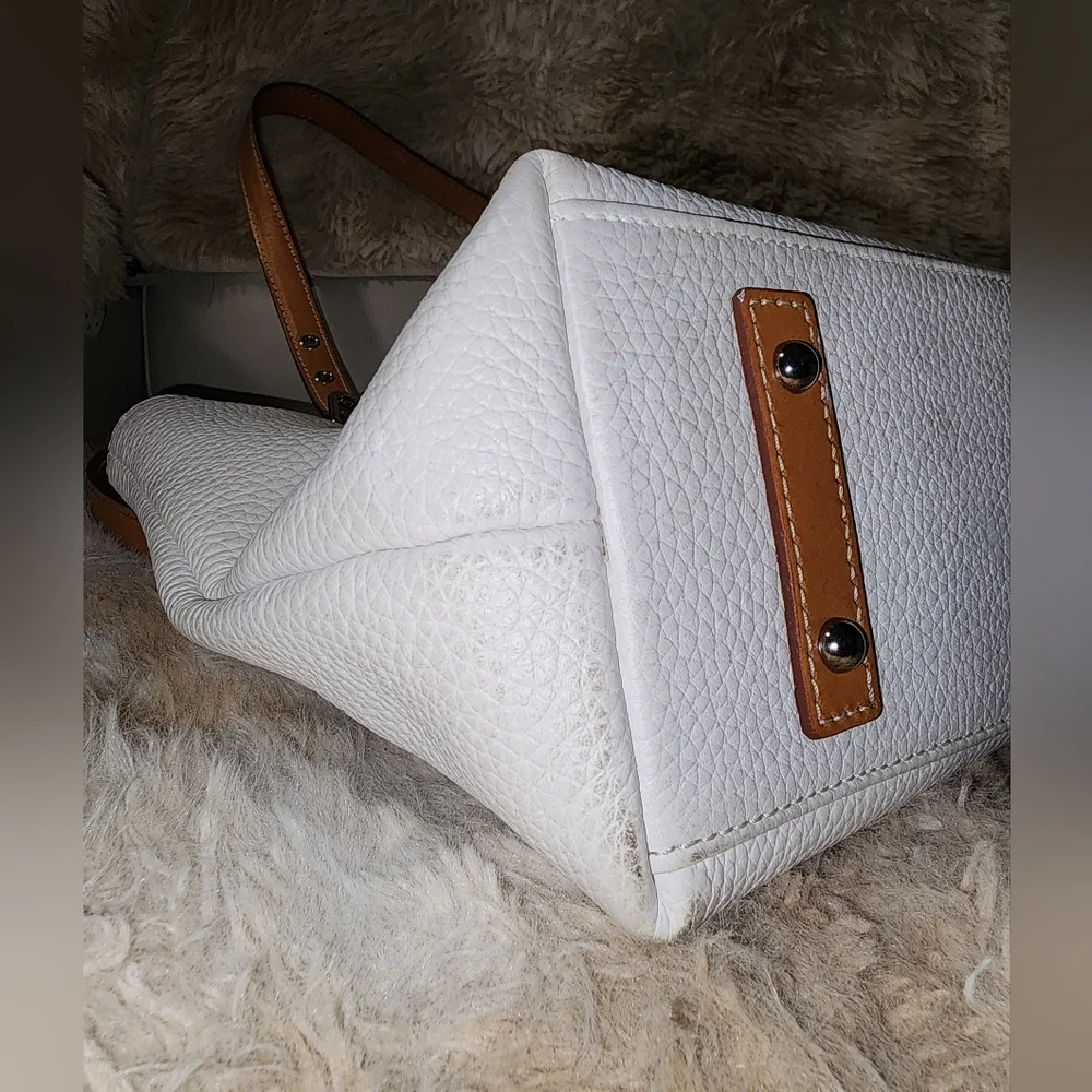 Elegant White and Tan Leather Dooney Bourke Gorgous Tote Bag - Picture 9 of 16